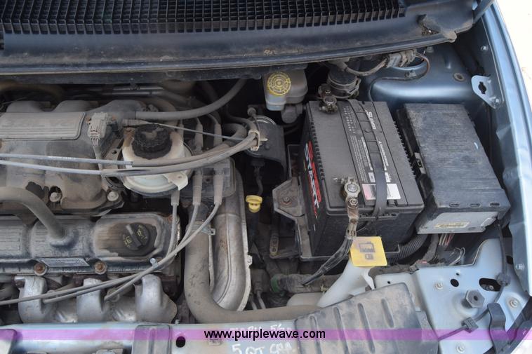 image for item K2825 2006 Chrysler Town & Country van