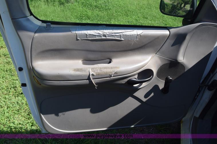 image for item K2851 1997 Ford F150 pickup truck