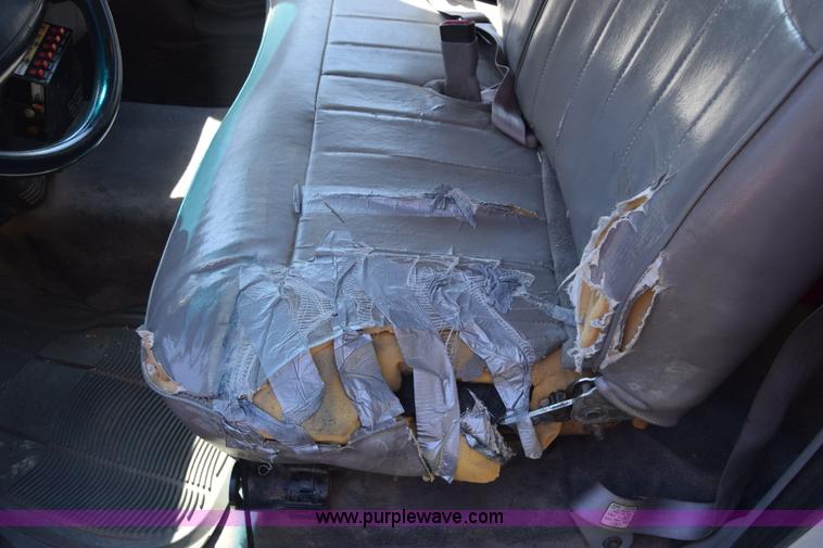 image for item K2851 1997 Ford F150 pickup truck