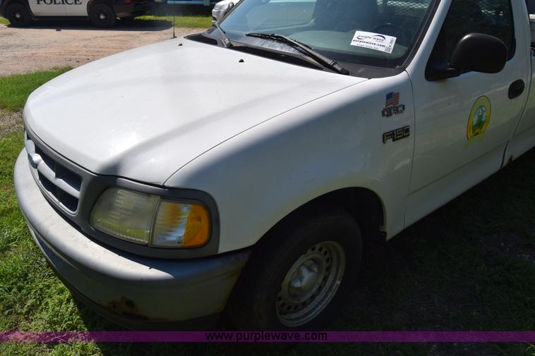 image for item K2851 1997 Ford F150 pickup truck