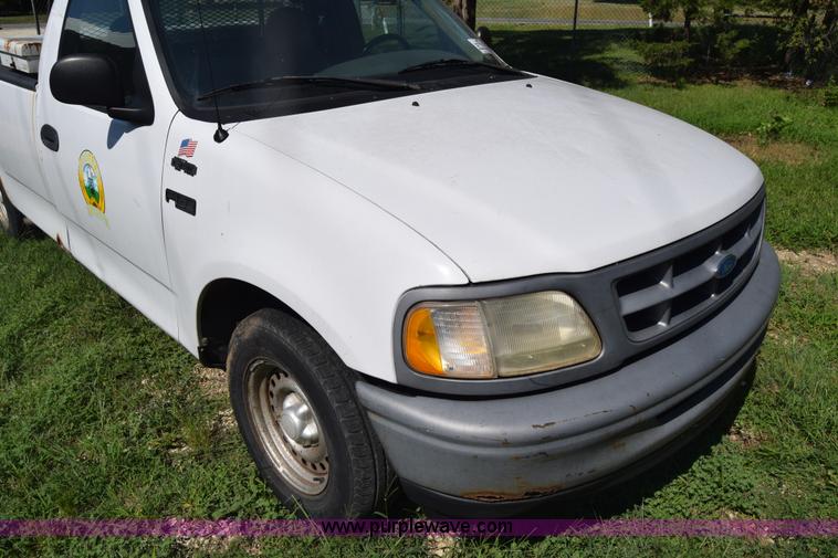 image for item K2851 1997 Ford F150 pickup truck