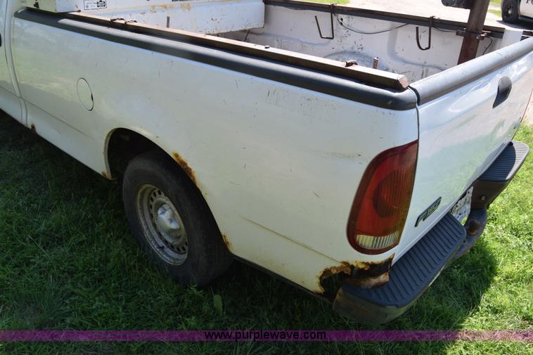 image for item K2851 1997 Ford F150 pickup truck