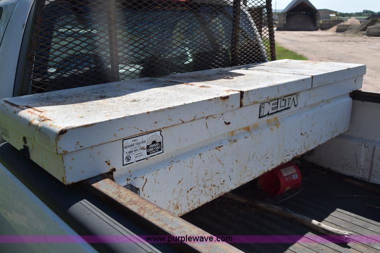 image for item K2851 1997 Ford F150 pickup truck