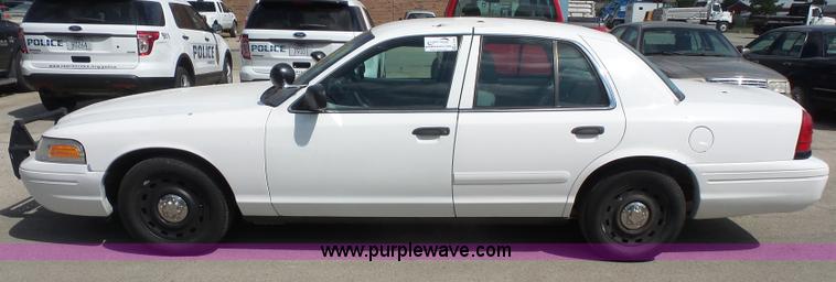image for item K3735 2003 Ford Crown Victoria Police Interceptor
