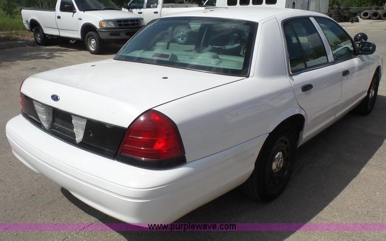 image for item K3735 2003 Ford Crown Victoria Police Interceptor