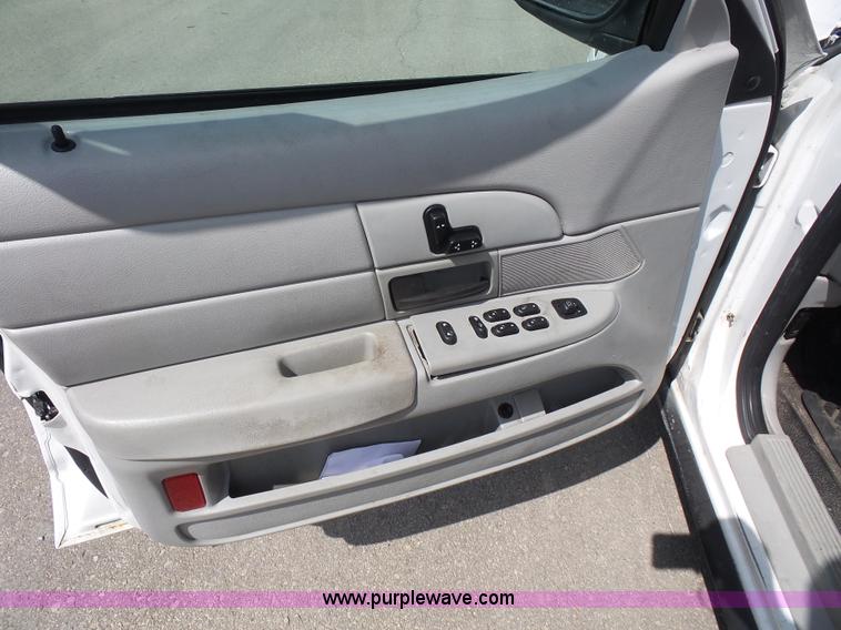 image for item K3735 2003 Ford Crown Victoria Police Interceptor