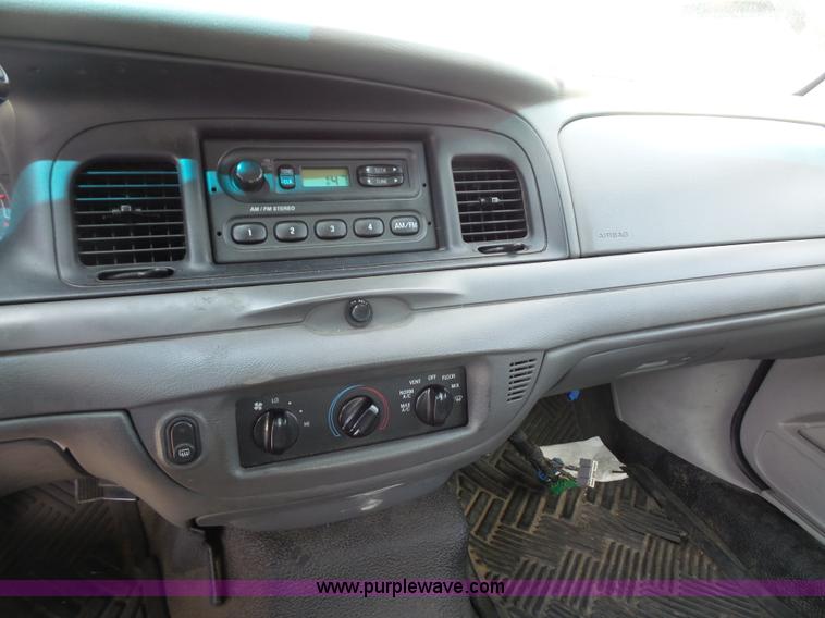 image for item K3735 2003 Ford Crown Victoria Police Interceptor