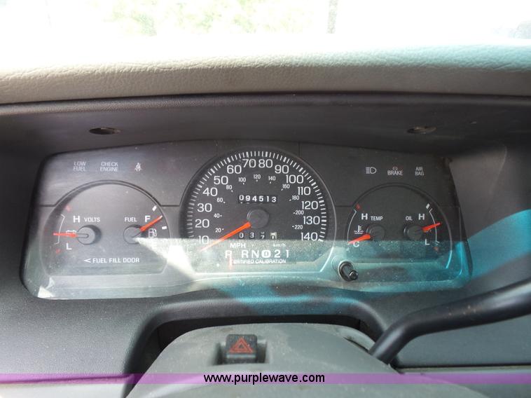 image for item K3735 2003 Ford Crown Victoria Police Interceptor