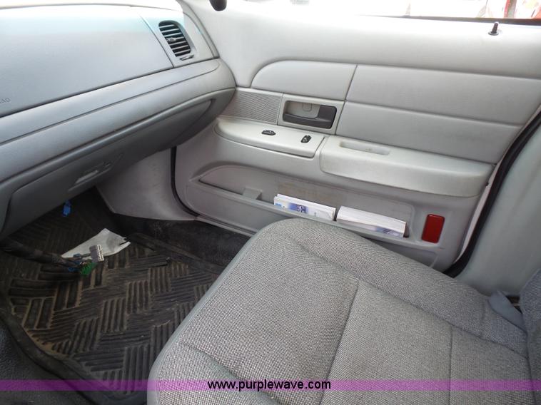 image for item K3735 2003 Ford Crown Victoria Police Interceptor