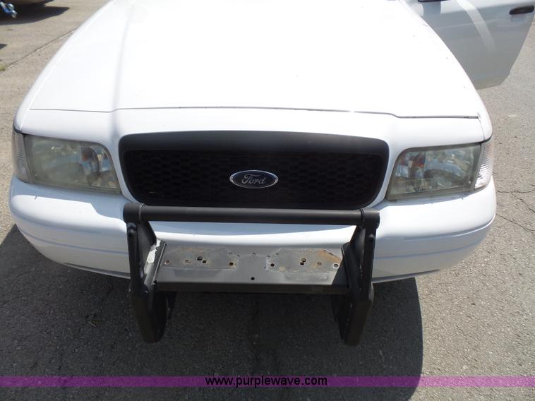 image for item K3735 2003 Ford Crown Victoria Police Interceptor
