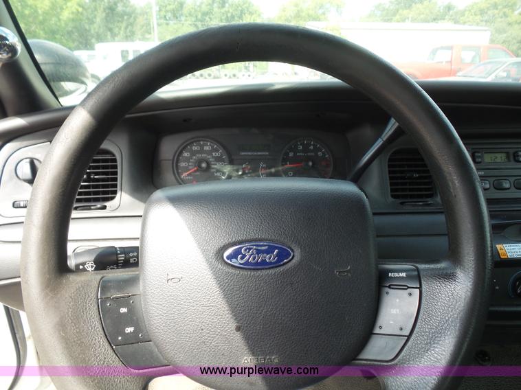 image for item K3746 2010 Ford Crown Victoria Police Interceptor