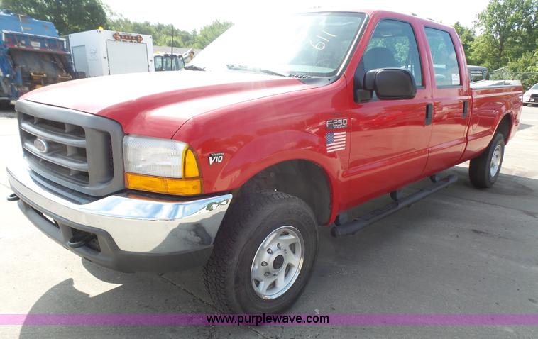 image for item K3747 2001 Ford F250 Super Duty XL Crew Cab pickup truck