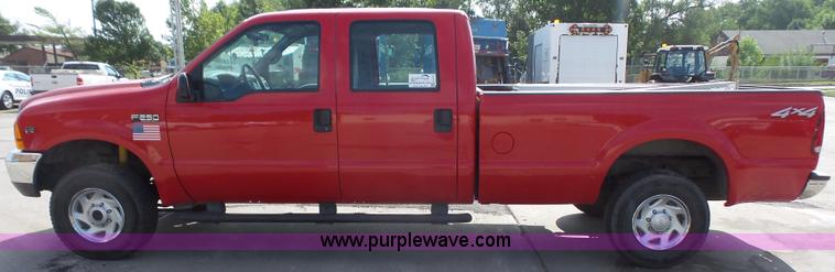 image for item K3747 2001 Ford F250 Super Duty XL Crew Cab pickup truck