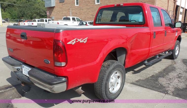 image for item K3747 2001 Ford F250 Super Duty XL Crew Cab pickup truck