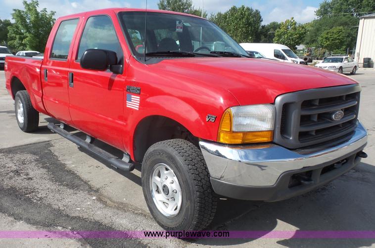 image for item K3747 2001 Ford F250 Super Duty XL Crew Cab pickup truck