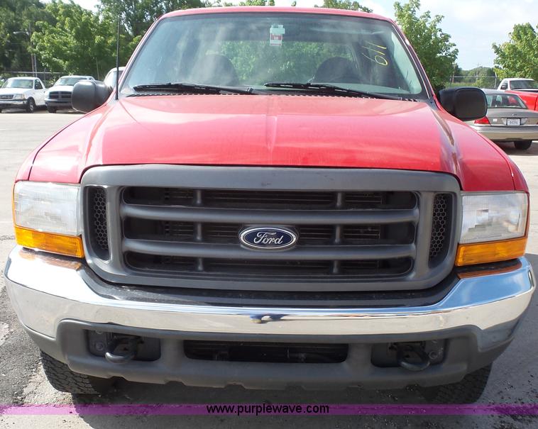 image for item K3747 2001 Ford F250 Super Duty XL Crew Cab pickup truck