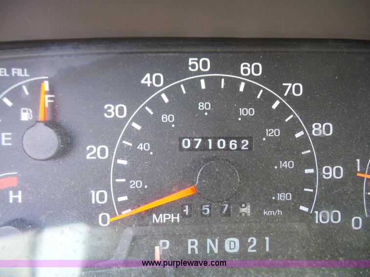 image for item K3747 2001 Ford F250 Super Duty XL Crew Cab pickup truck