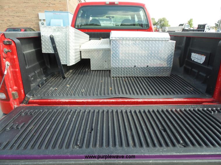 image for item K3747 2001 Ford F250 Super Duty XL Crew Cab pickup truck