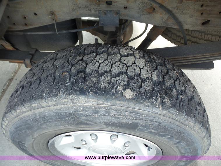 image for item K3747 2001 Ford F250 Super Duty XL Crew Cab pickup truck