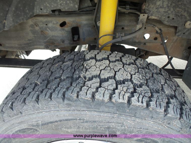 image for item K3747 2001 Ford F250 Super Duty XL Crew Cab pickup truck