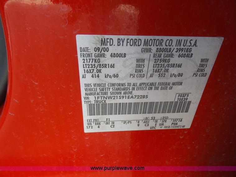 image for item K3747 2001 Ford F250 Super Duty XL Crew Cab pickup truck