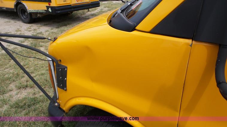 image for item K5251 1998 Chevrolet Express G3500 Cargo school bus