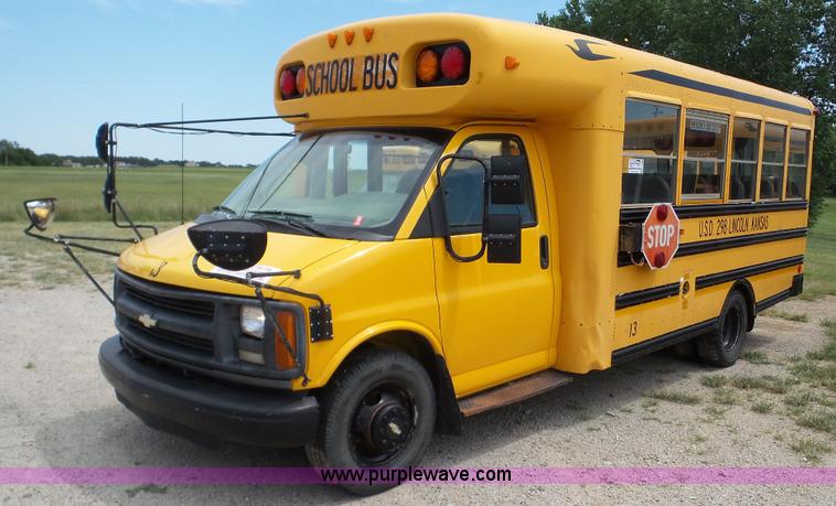 image for item K5252 2000 Chevrolet Express G3500 school bus