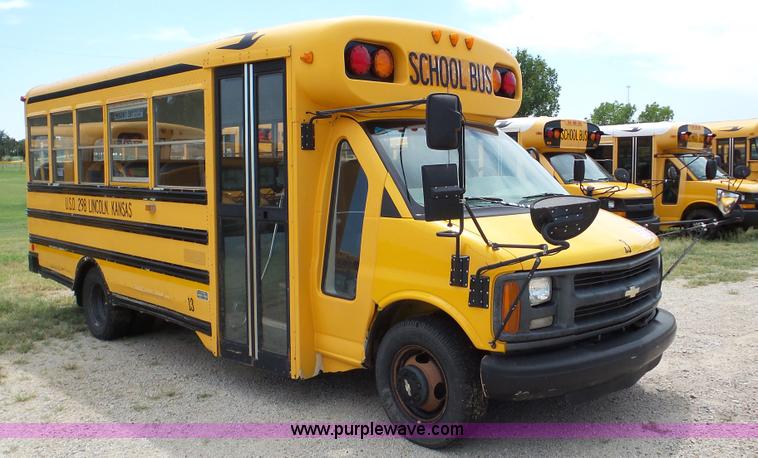 image for item K5252 2000 Chevrolet Express G3500 school bus