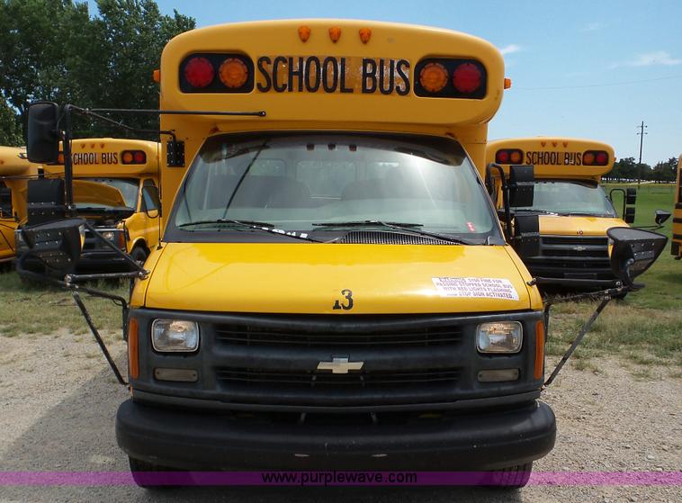 image for item K5252 2000 Chevrolet Express G3500 school bus