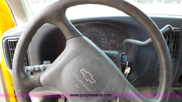 image for item K5252 2000 Chevrolet Express G3500 school bus