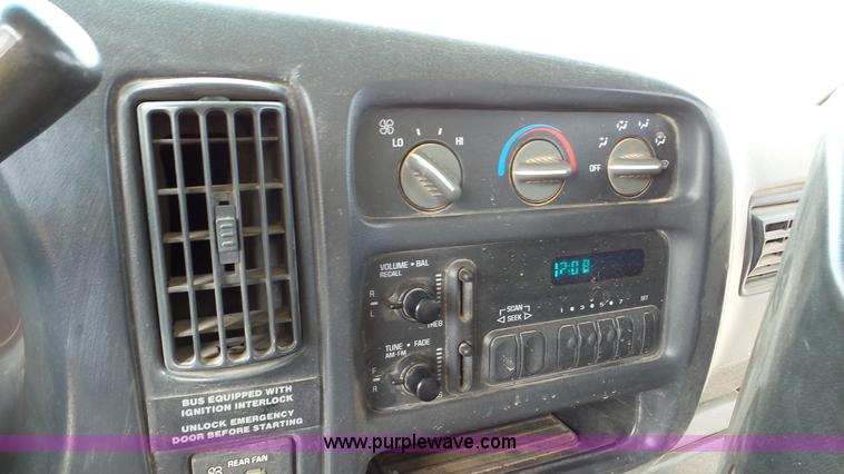 image for item K5252 2000 Chevrolet Express G3500 school bus