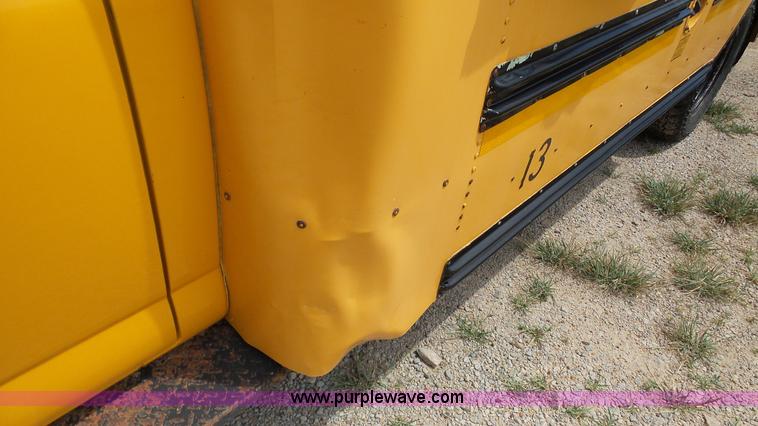 image for item K5252 2000 Chevrolet Express G3500 school bus