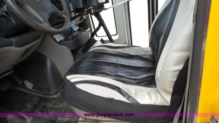 image for item K5253 2000 Chevrolet Express G3500 school bus