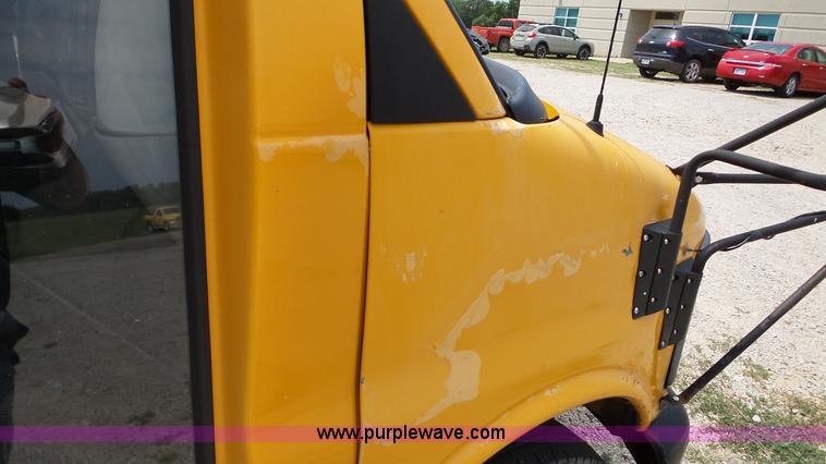 image for item K5253 2000 Chevrolet Express G3500 school bus