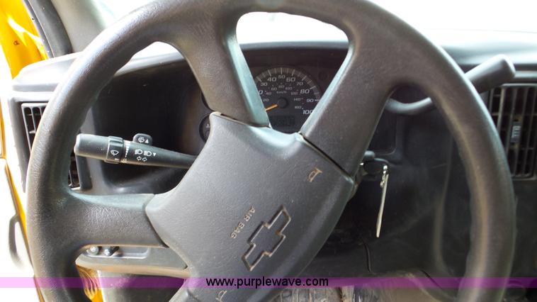 image for item K5255 2008 Chevrolet Express 3500 Cargo school bus