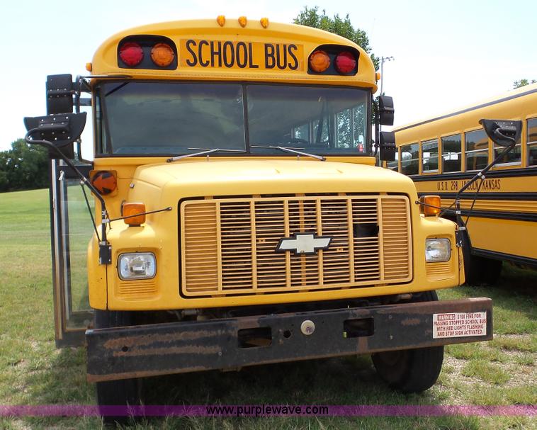 image for item K5256 1998 Chevrolet B7 school bus