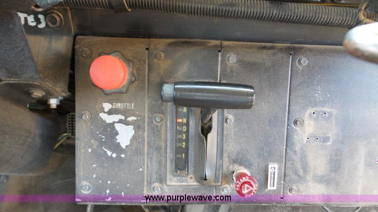 image for item K5256 1998 Chevrolet B7 school bus