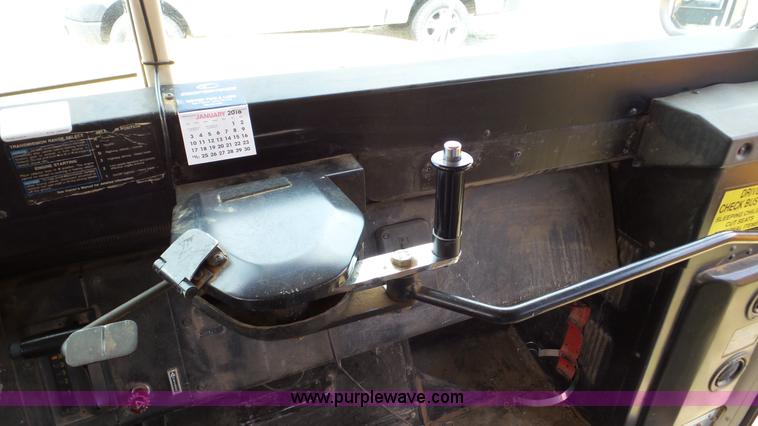 image for item K5256 1998 Chevrolet B7 school bus