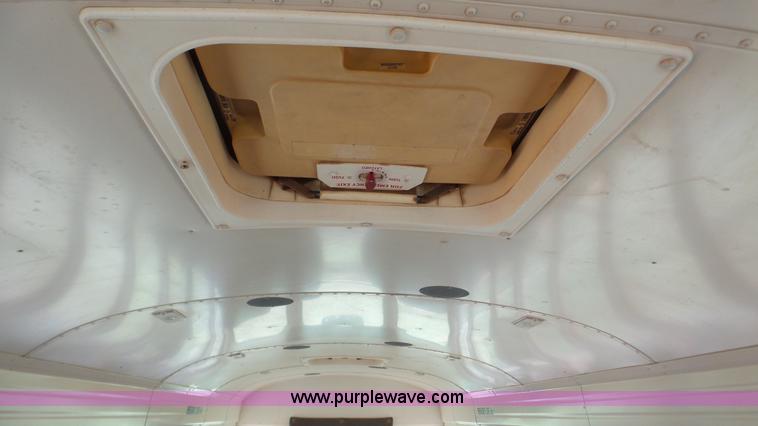 image for item K5256 1998 Chevrolet B7 school bus