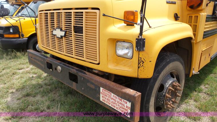 image for item K5256 1998 Chevrolet B7 school bus