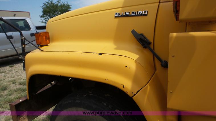 image for item K5256 1998 Chevrolet B7 school bus