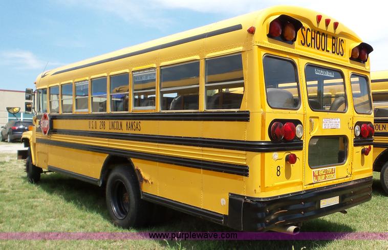 image for item K5257 1998 Chevrolet B7 school bus