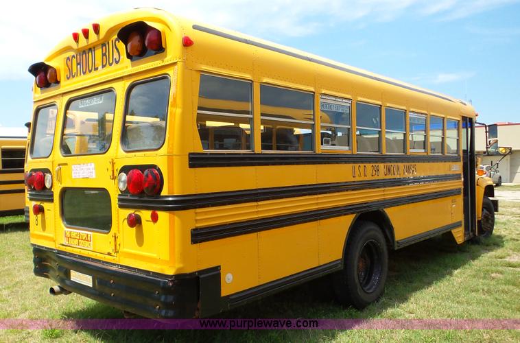 image for item K5257 1998 Chevrolet B7 school bus