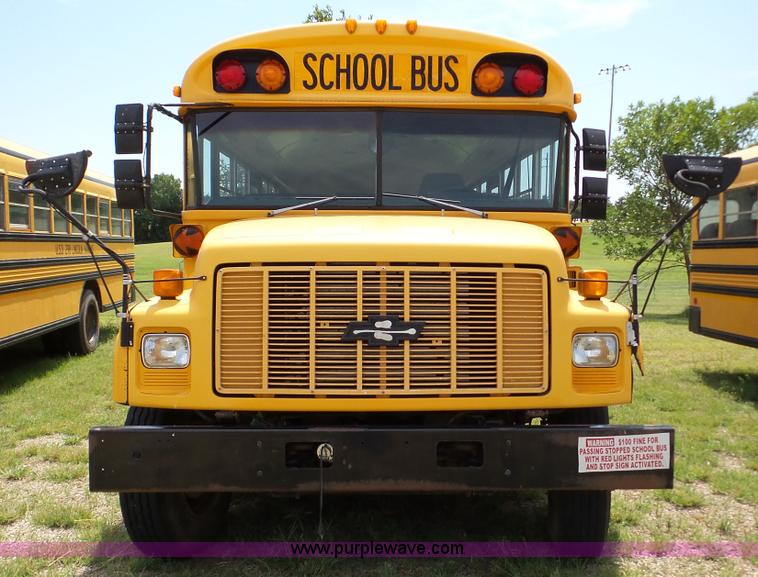 image for item K5257 1998 Chevrolet B7 school bus