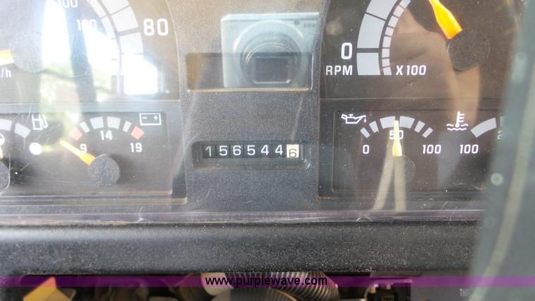 image for item K5257 1998 Chevrolet B7 school bus