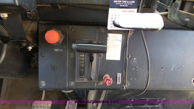 image for item K5257 1998 Chevrolet B7 school bus