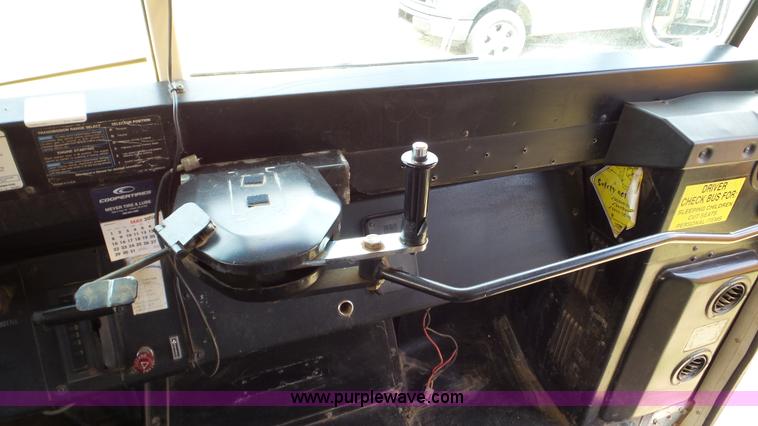 image for item K5257 1998 Chevrolet B7 school bus