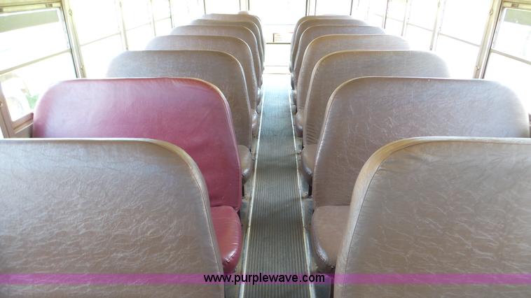 image for item K5257 1998 Chevrolet B7 school bus