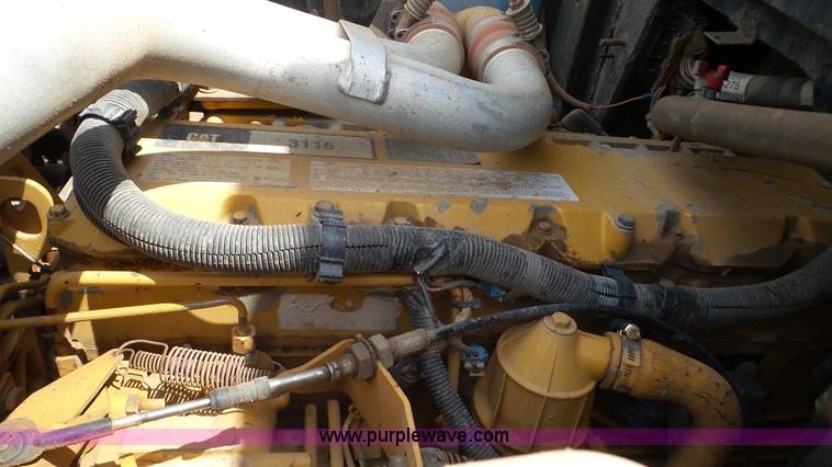 image for item K5257 1998 Chevrolet B7 school bus