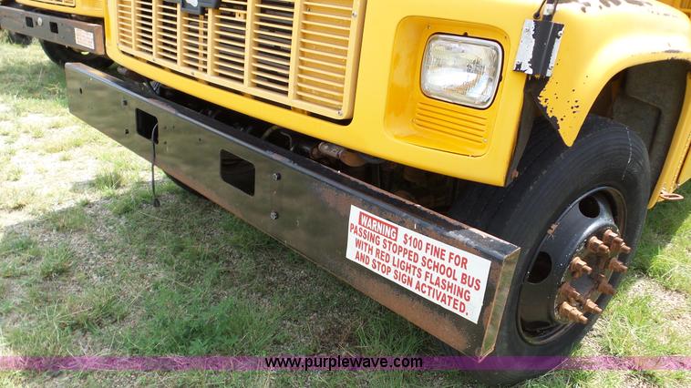 image for item K5257 1998 Chevrolet B7 school bus